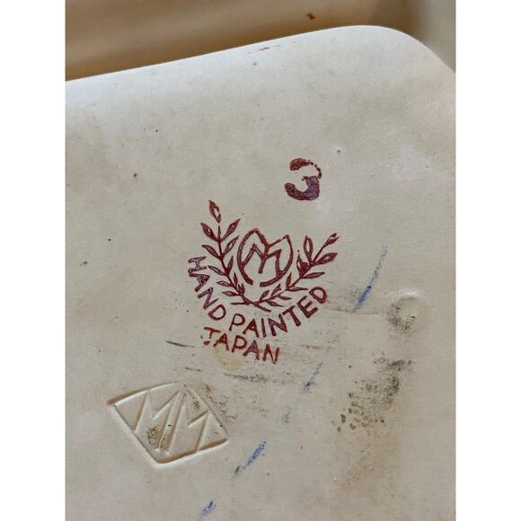 Japanese painted ceramic plate w/ wood box - Picture 9 of 16